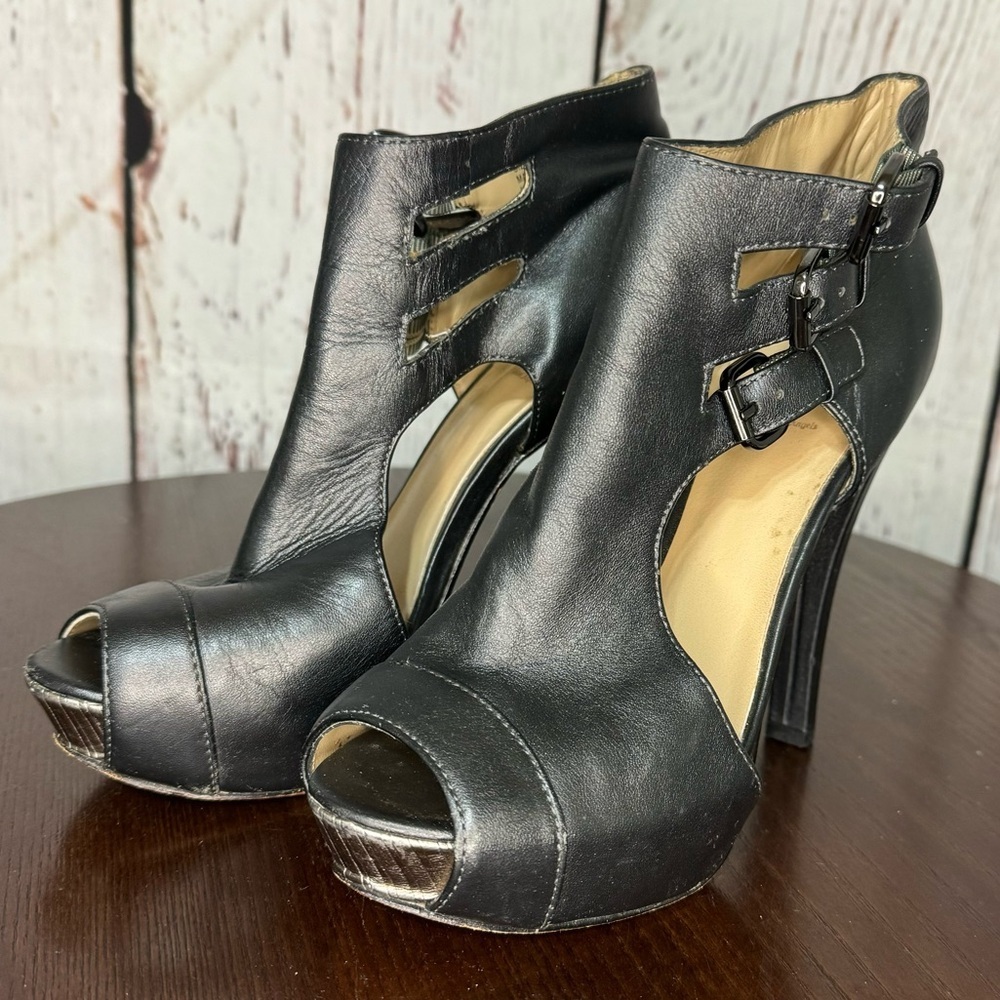 VELVET ANGELS “NO MALICE” 3 buckles women’s leather Ankle Booties 5” heels 37